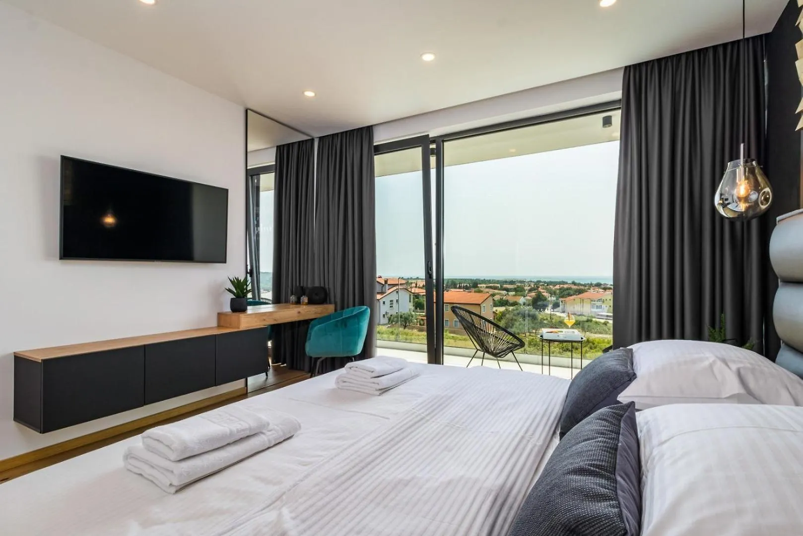 Luxury Taboo Villa & Spa In Medulin For 8 People With Heated Pool- Wellness & Sea View