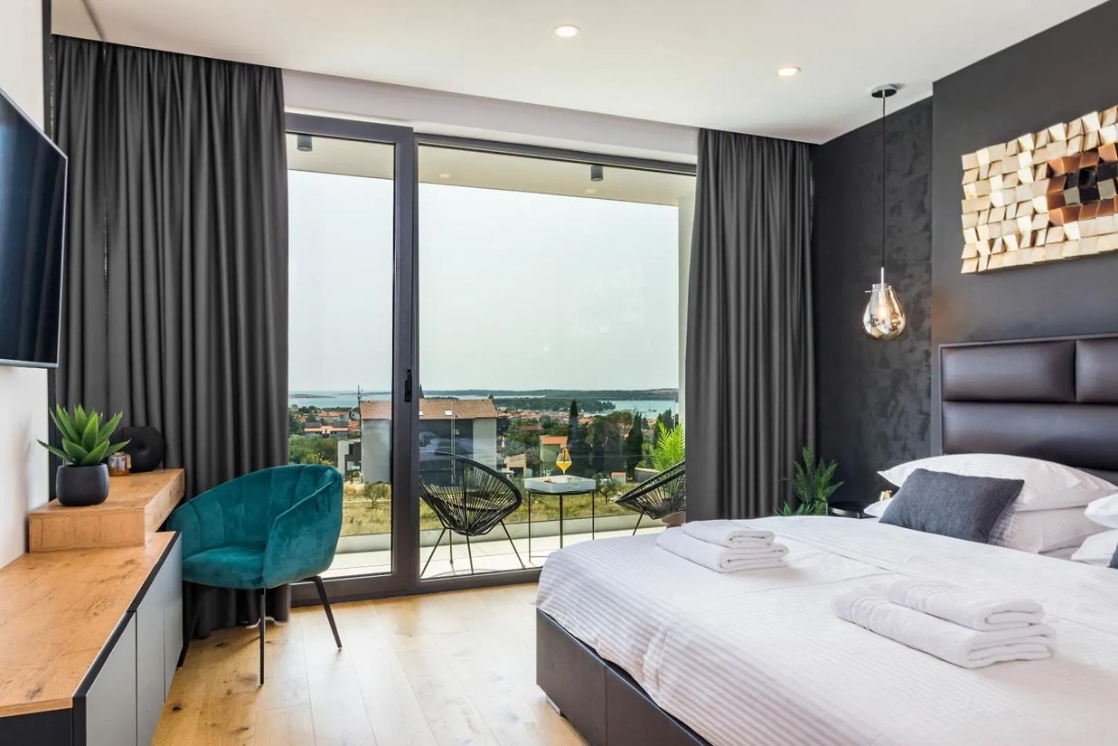 Luxury Taboo Villa & Spa In Medulin For 8 People With Heated Pool- Wellness & Sea View
